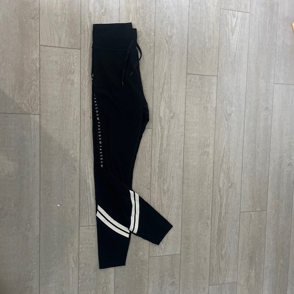 Sarah’s day x Whitefox Dominate leggings - Picture 1 of 2